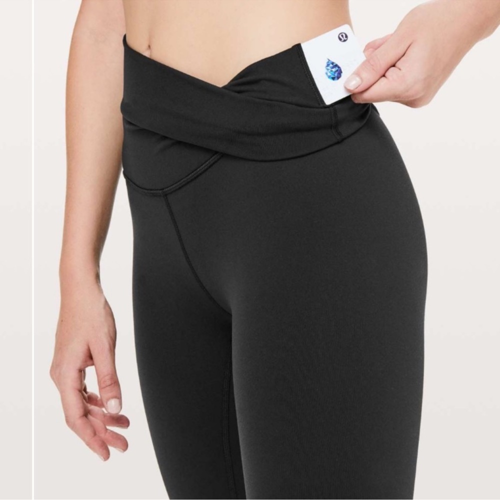 Lululemon Wunder Under Hi-Rise High waisted size 4